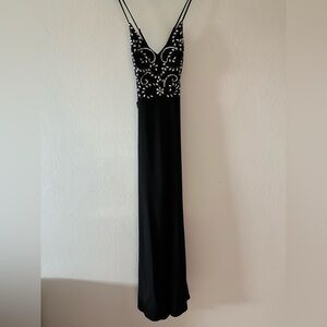 B. Darlin maxi dress, black fitted size 5/6 from Macy's, V-neck.